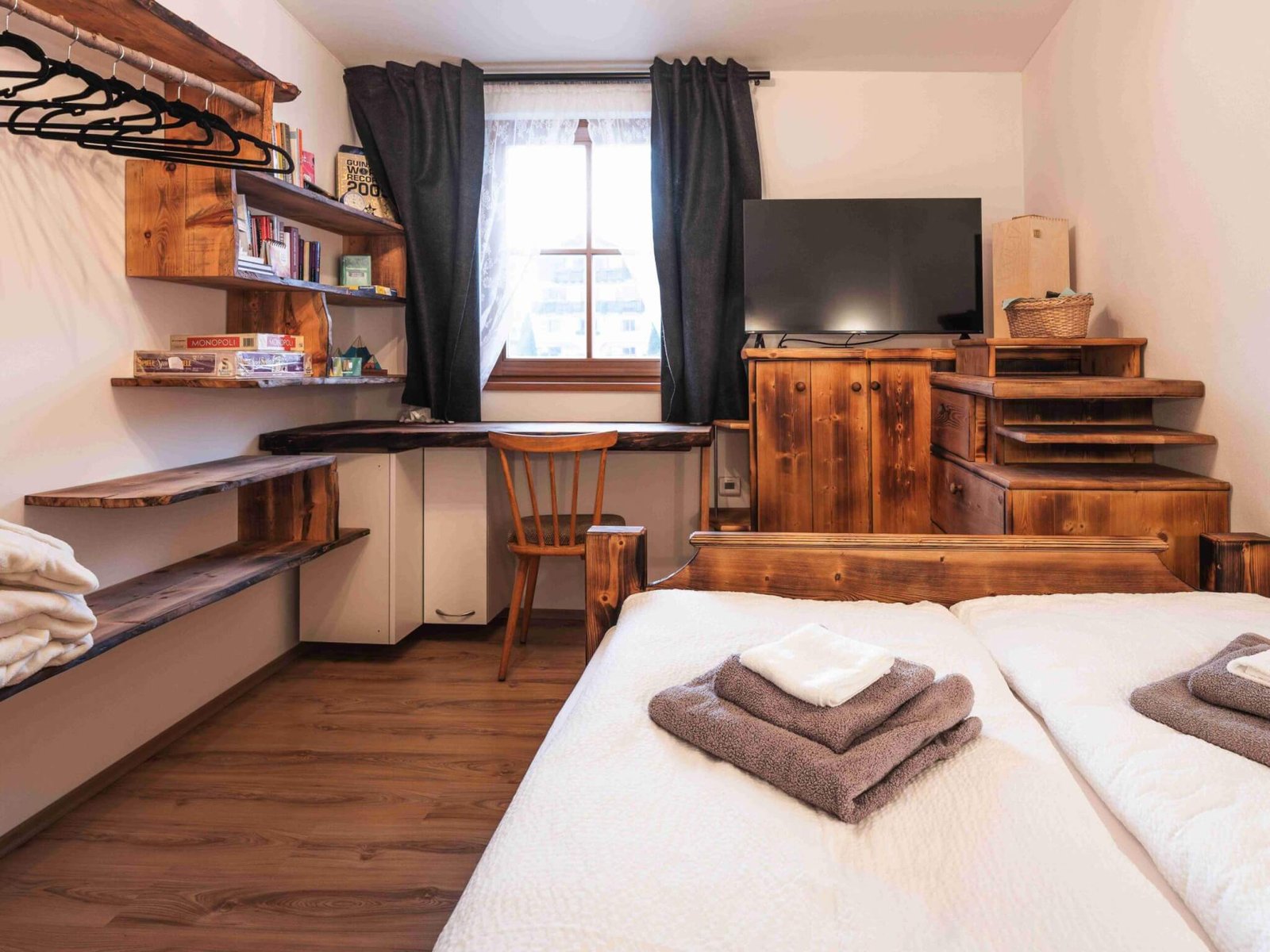 Luxury Larch Loft - Schlafzimmer Gartenblick