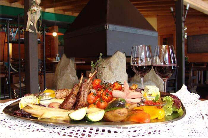 Lokal in der Nähe von Luxury Larch Loft